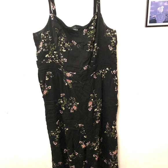 Torrid Black floral romper jumpsuit size 1 - Picture 1 of 4